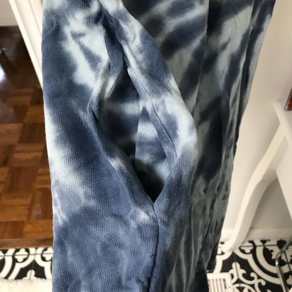 T-SHIRT DRESS WITH SIDE AND  FRONT POCKETS!!  NWT - Picture 4 of 6